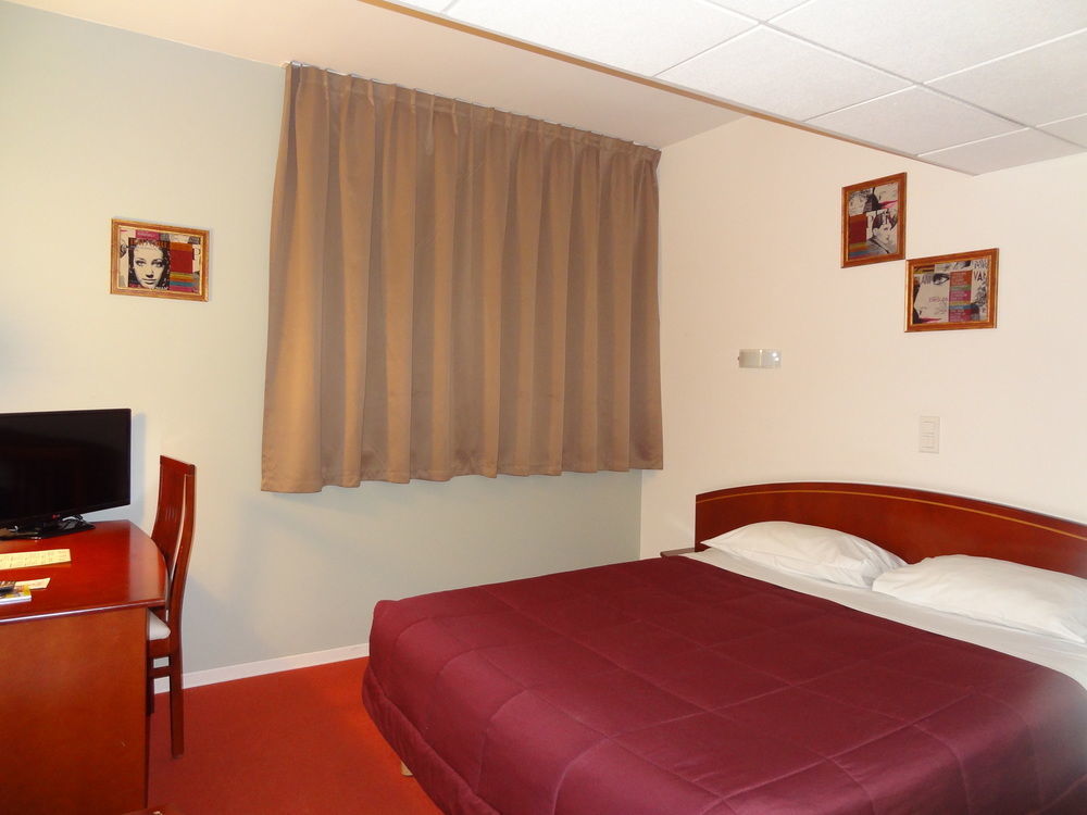 טרבה Cit'Hotel De La Marne מראה חיצוני תמונה