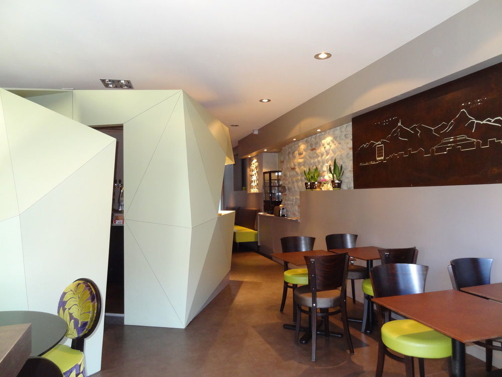 טרבה Cit'Hotel De La Marne מראה חיצוני תמונה