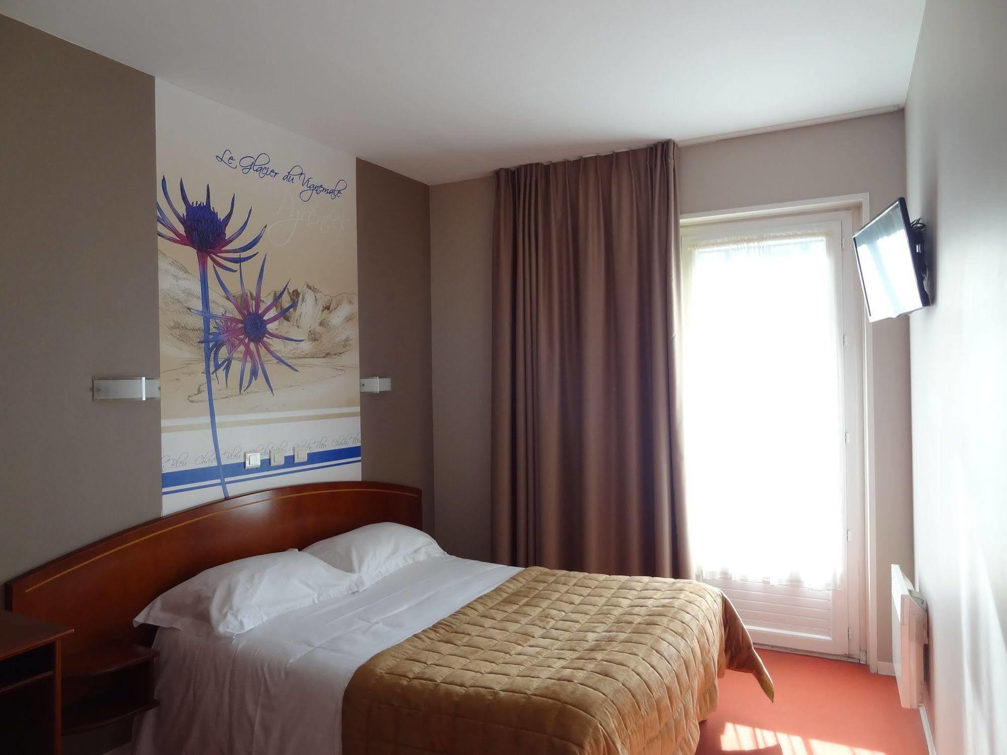 טרבה Cit'Hotel De La Marne מראה חיצוני תמונה