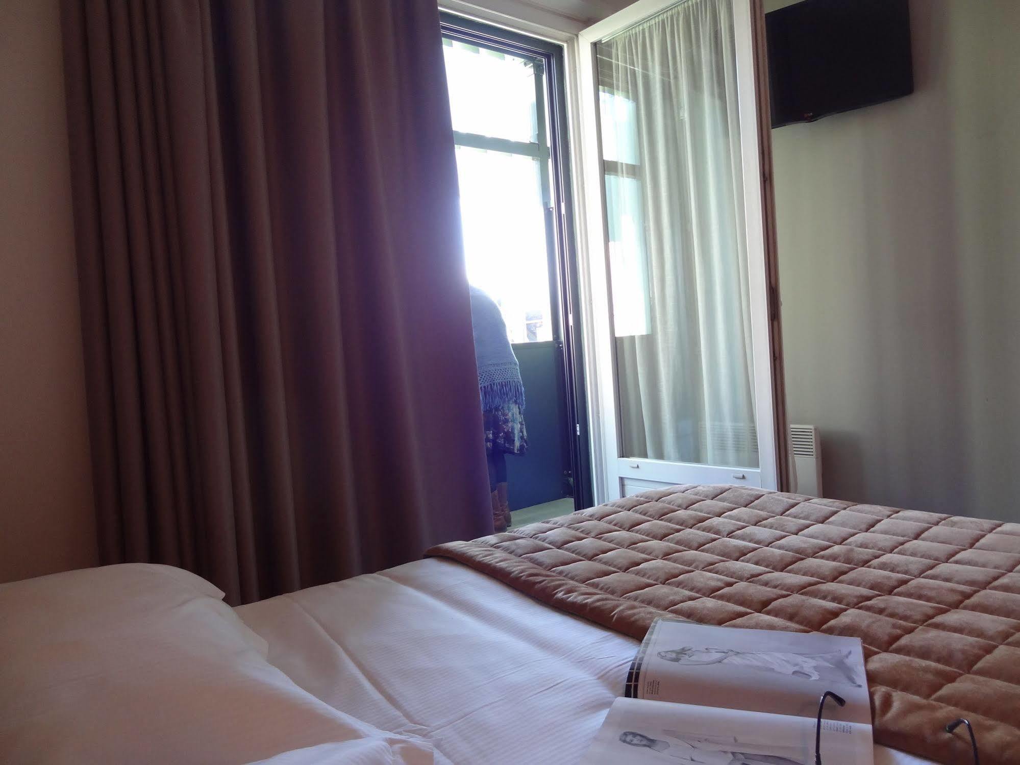 טרבה Cit'Hotel De La Marne מראה חיצוני תמונה